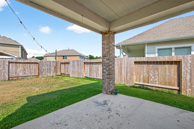 Building Photo - 29897 Dovetail Blf Ln