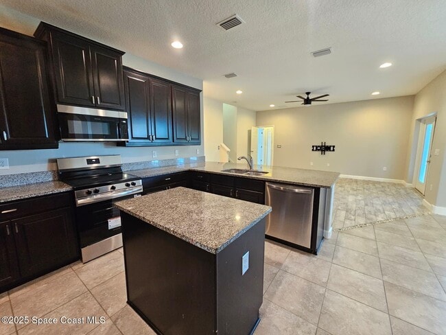 Building Photo - 3820 Watergrass St