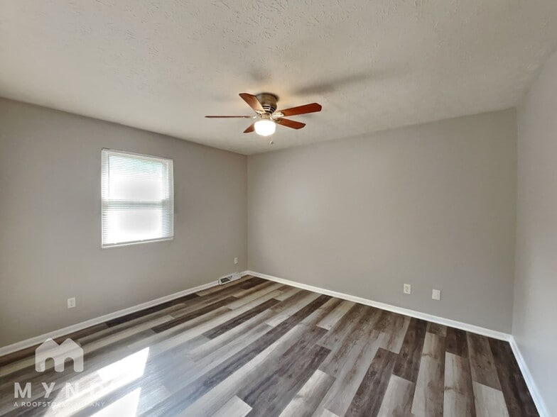 Building Photo - 830 Upwoods Dr