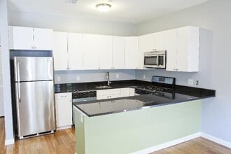 Building Photo - 35 Forbes St
