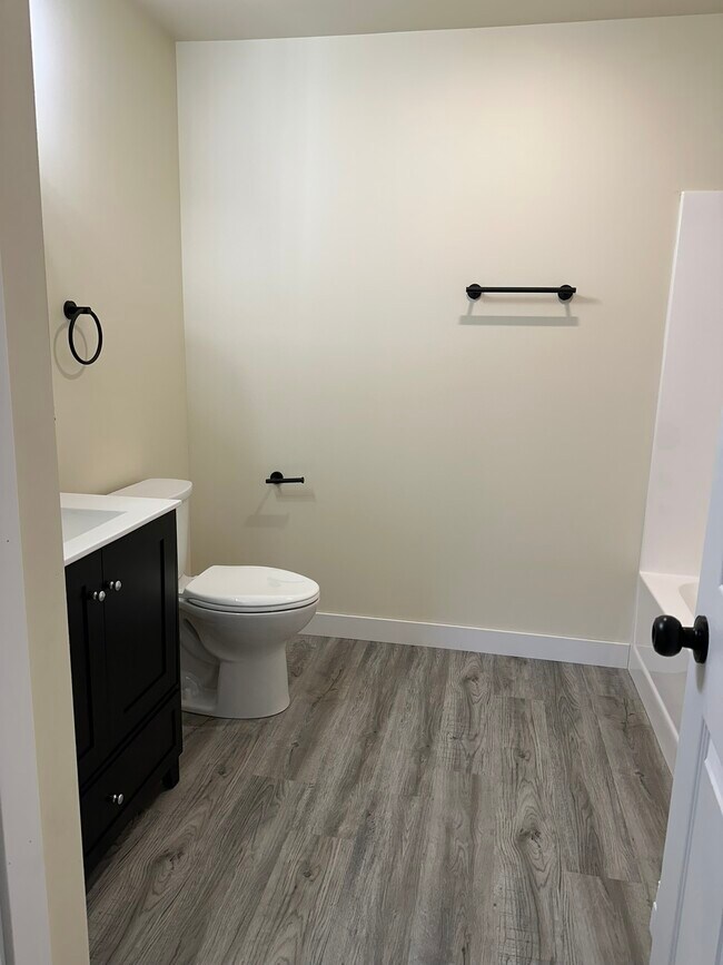 Building Photo - Valley View Estates C