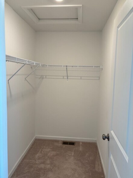 Building Photo - 8150 Lenker Dr