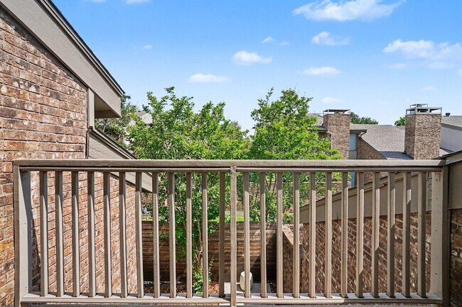 Building Photo - 12368 Montego Plaza