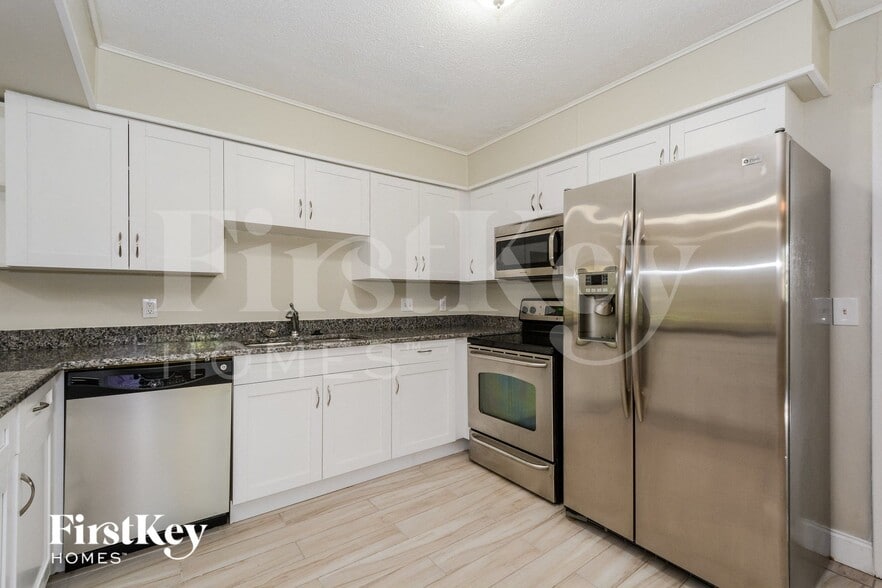 Building Photo - 4936 Bobbie Ave