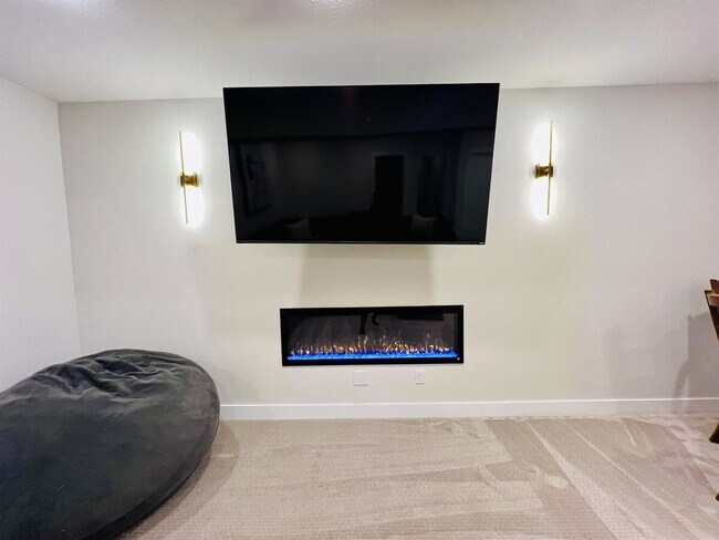 Building Photo - 15557 W 95th Ave