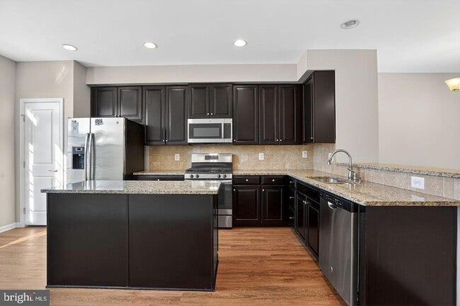 Building Photo - 1731 Dorothy Ln