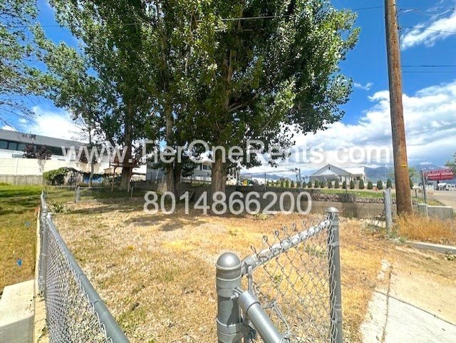 Building Photo - This property offers a NO DEPOSIT option available for qualified renters!
