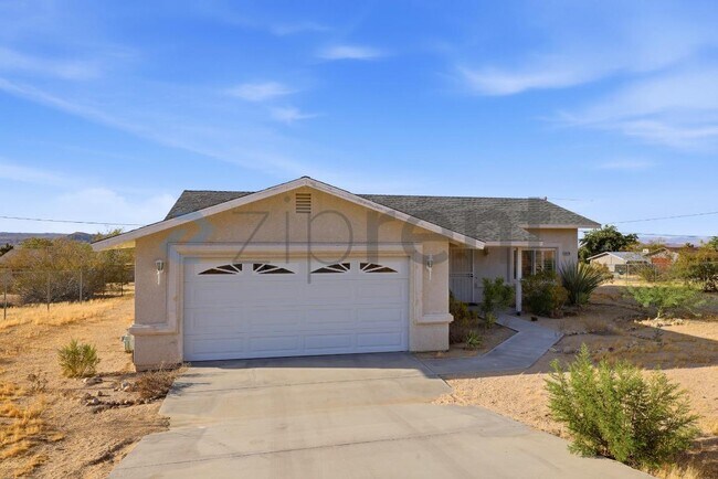 Building Photo - 60498 La Mirada Trail