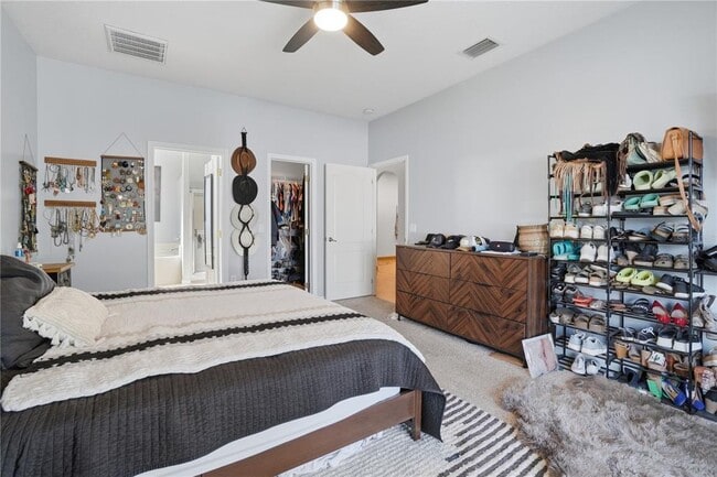 Building Photo - 5810 Hummingbird Ct