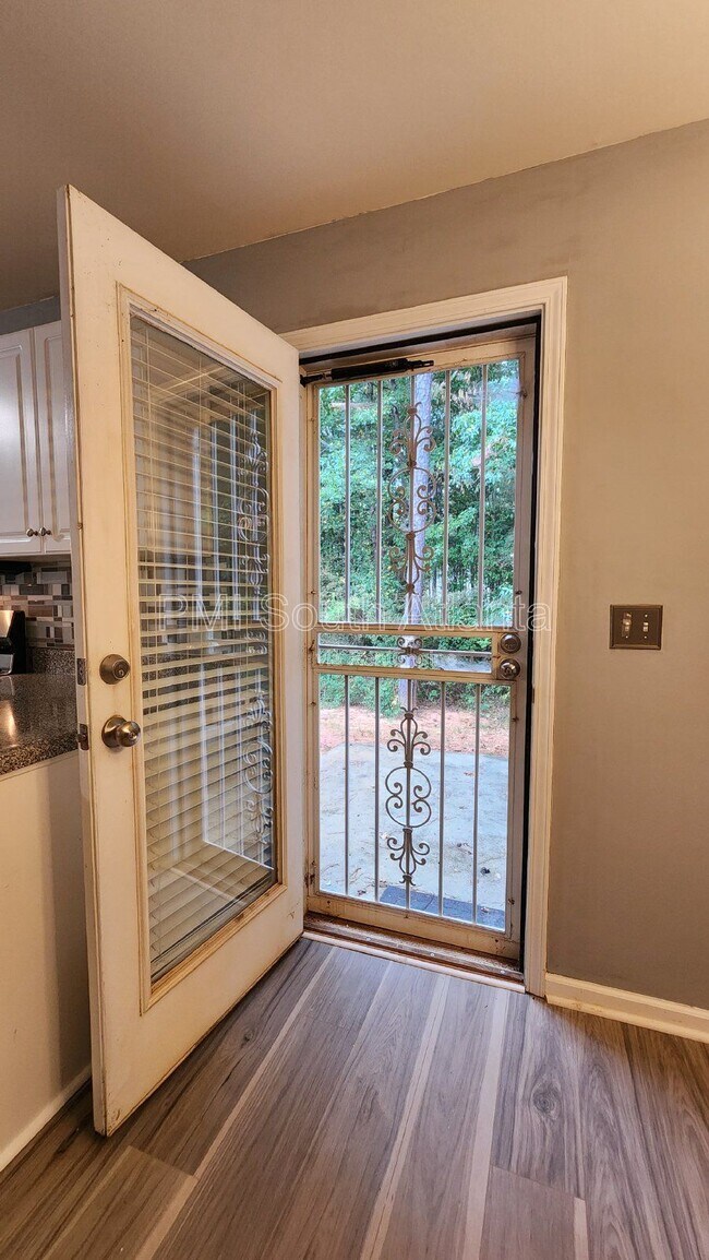 Building Photo - 122 Brenleigh Park Dr