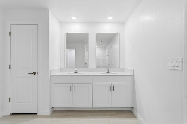 Building Photo - 8808 Bay Leaf Dr