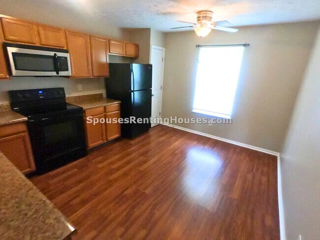 Building Photo - 7648 Camberwood Dr