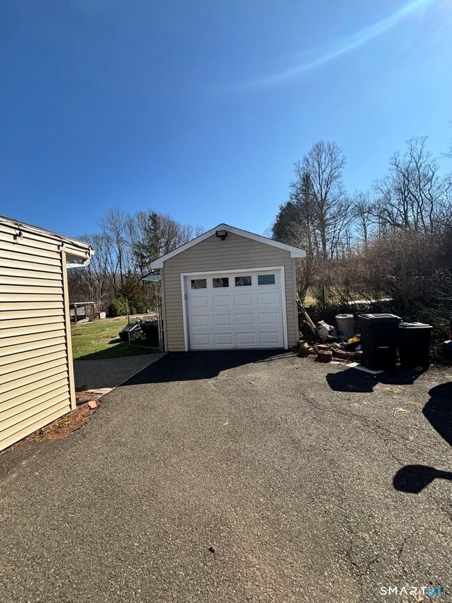 Building Photo - 394 Clintonville Rd