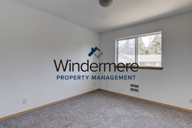 Building Photo - *Half Off First Month's Rent* 2 Bed 2 Bath...
