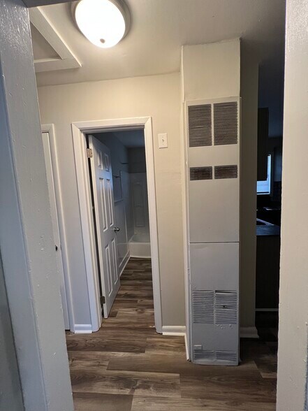 Building Photo - 857 Bellevue St