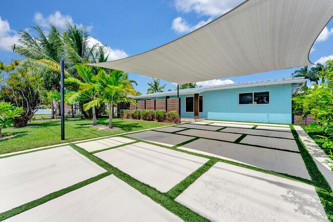 Building Photo - 2291 SE 15th St