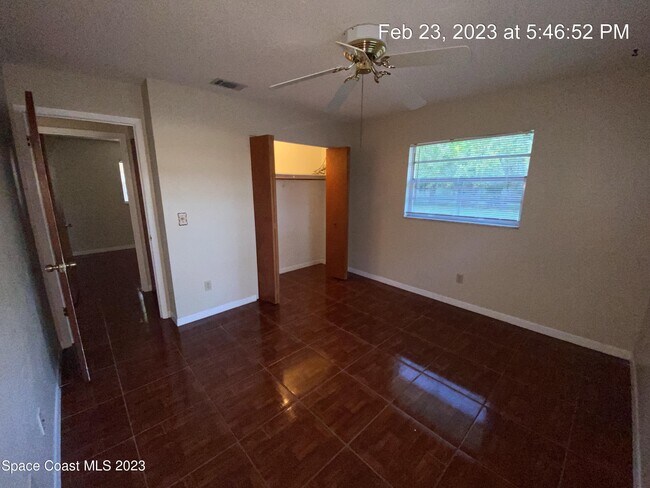 Building Photo - 304 Darrow Ave