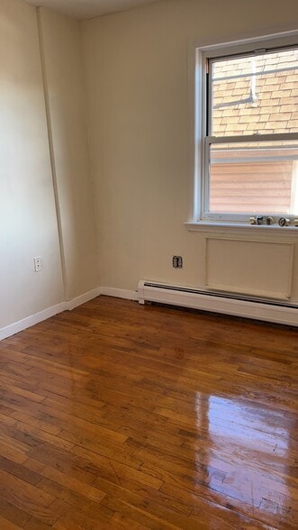 Building Photo - 10140 104th St