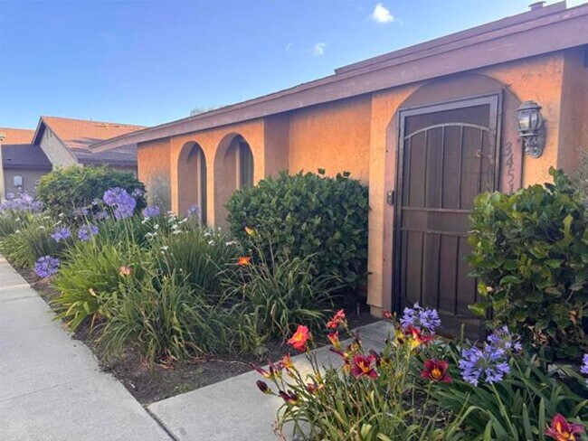 Building Photo - Single Story Townhome in Oceanside