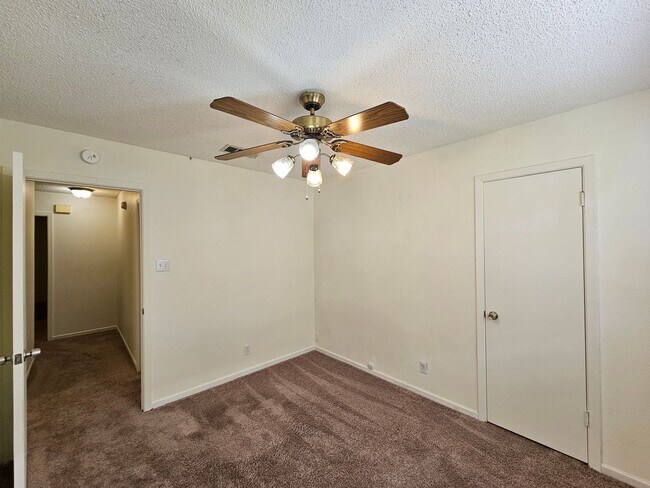 Building Photo - 3201 Paintrock Dr