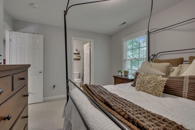 Building Photo - 7097 Pleasant Colony Cir