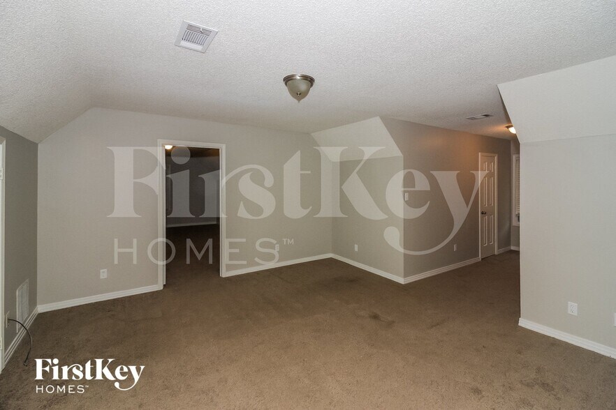 Building Photo - 6550 Fox Horn Pl