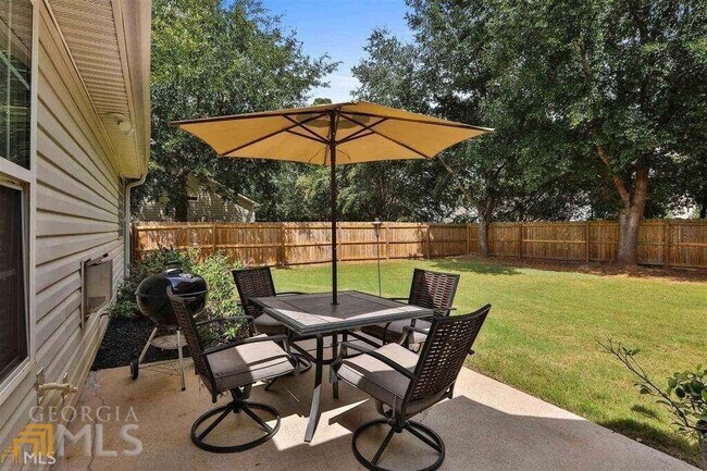 Building Photo - 50 Greens Ct