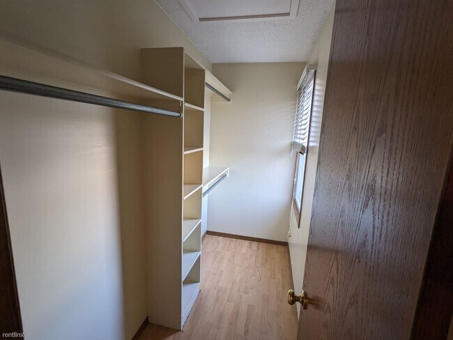 Building Photo - 4 br, 4 bath House - 409 West Concord Road