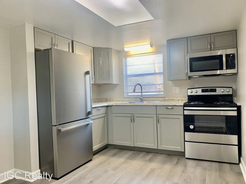 Building Photo - 1896 40th Ave