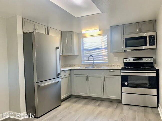 Building Photo - 1896 40th Ave