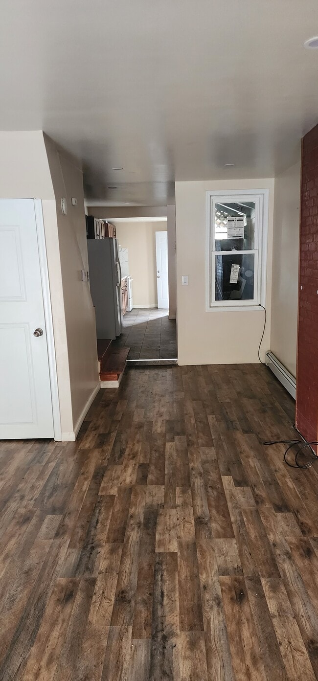 Building Photo - 639 Clinton St