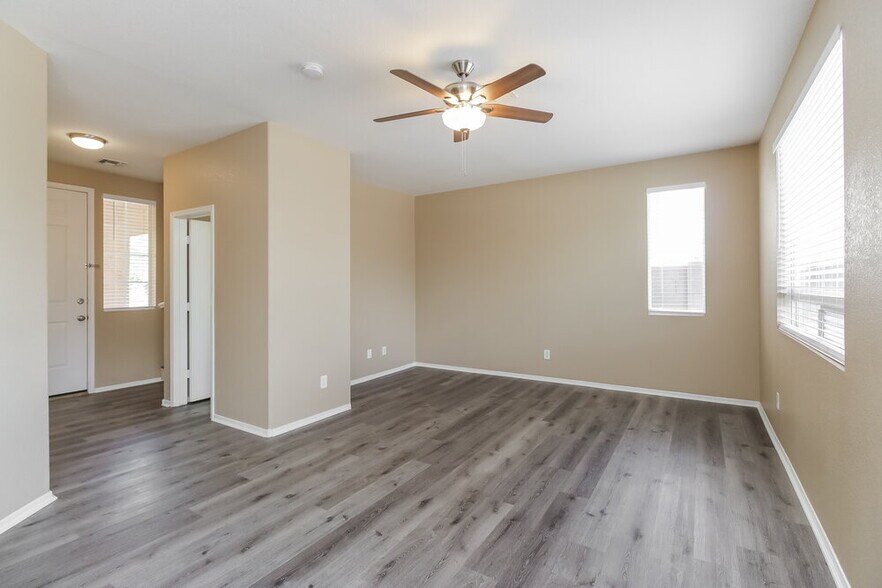 Building Photo - 40549 N Brumana St