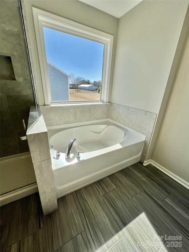 Building Photo - 1006 Creeks Landing Dr