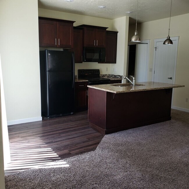 Building Photo - SAW1530A