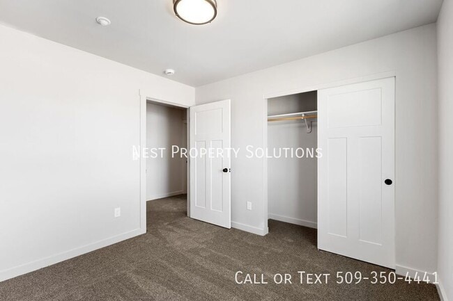 Building Photo - 370 Ivy St NE