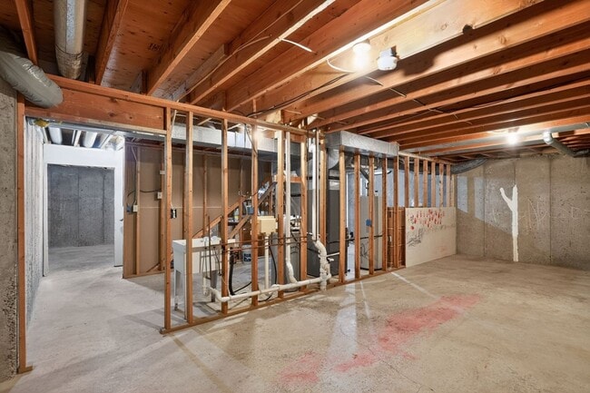 Building Photo - Spacious 4BR House in Columbia