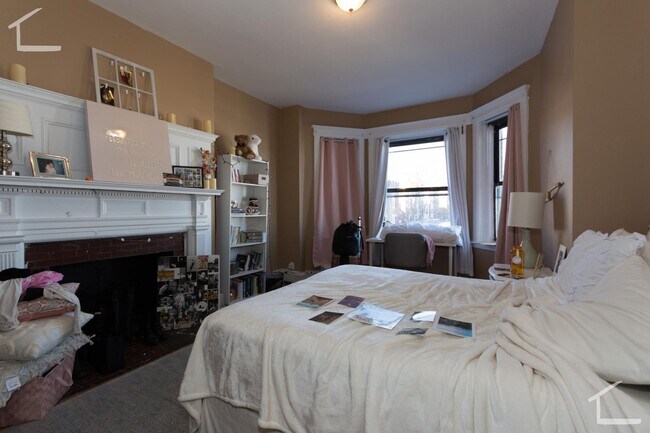 Building Photo - ALLSTON - 5 bed 2 bath - 9/1/26