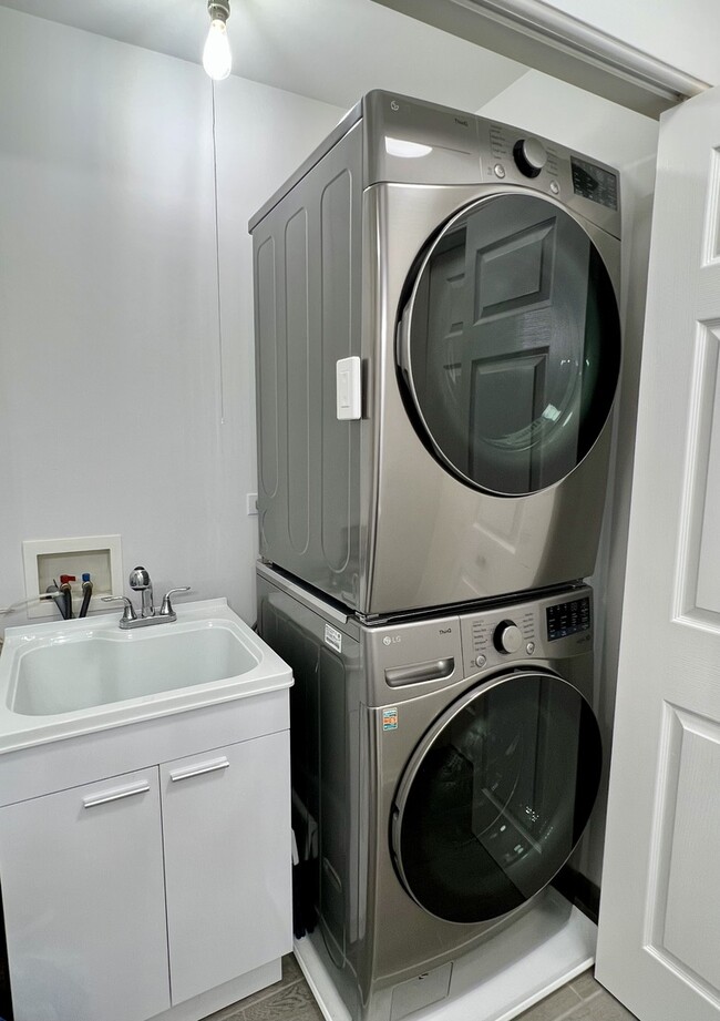 Building Photo - 113 W Big Horn Dr