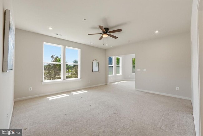 Building Photo - 43830 Middleway Ter