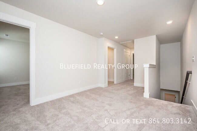 Building Photo - 69 Galley Ln
