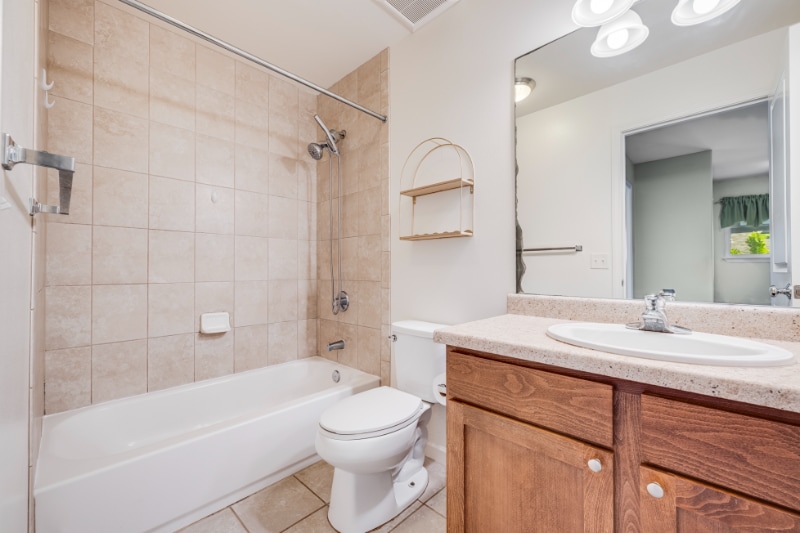 Building Photo - 83 Hoolaau St