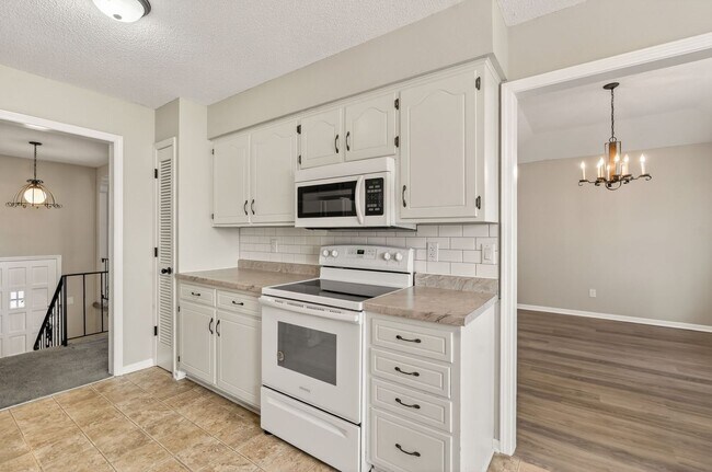 Building Photo - Spacious 3-Bed/2-Bath Home in Independence!