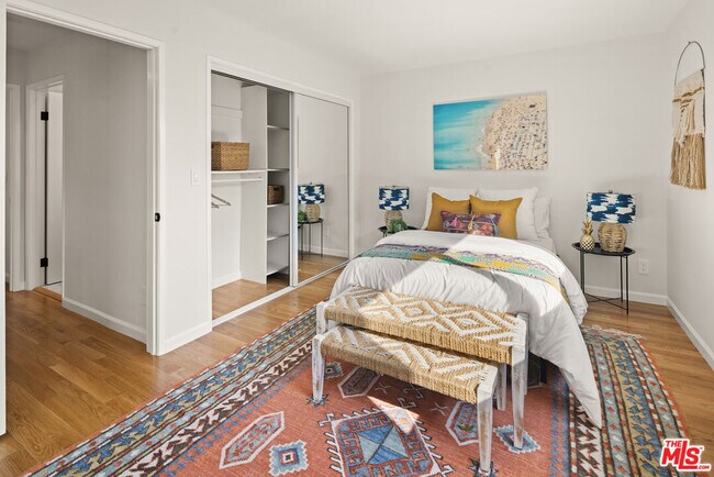 Building Photo - 2613 5th St