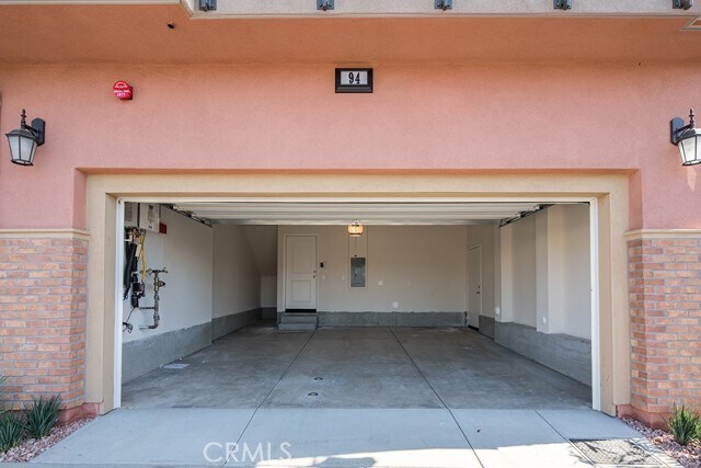 Building Photo - 422 W Rte 66