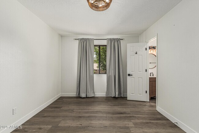 Building Photo - 35 Palo Verde Cir