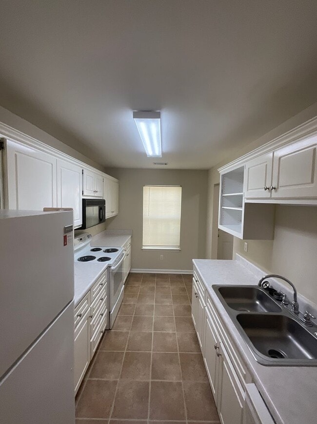Building Photo - 413 Northrop Pl