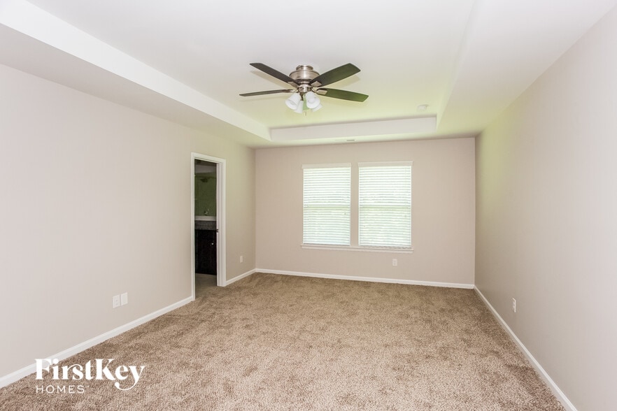 Building Photo - 4018 Martele Dr