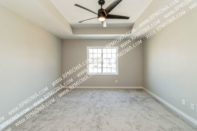 Building Photo - 5695 Buckthorne Dr