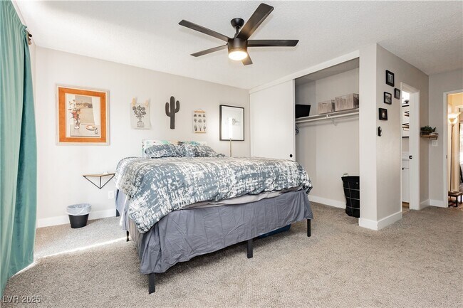 Building Photo - 5235 Sunnywood Dr