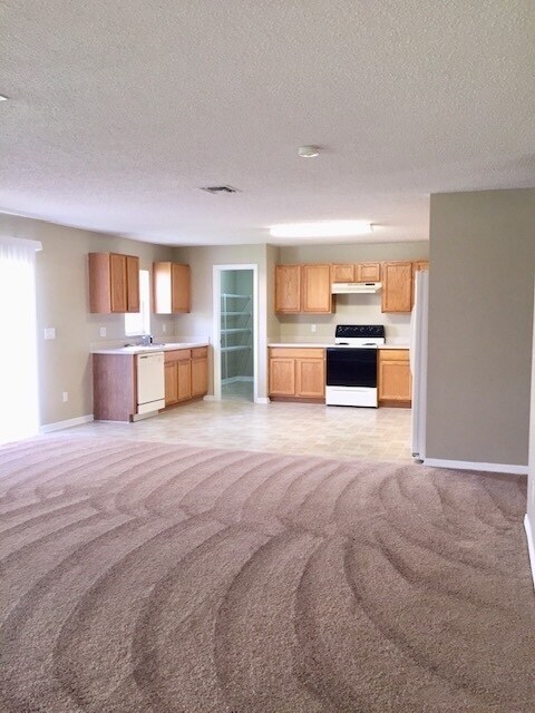 Building Photo - AVALON PARK!MOVE IN NOW! LARGE 5bd 2.5 bat...